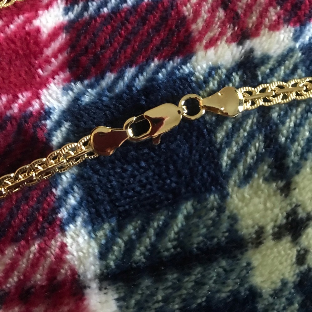 Classic Gold Chain Necklace - Women's Jewelry - Picture 2 of 2